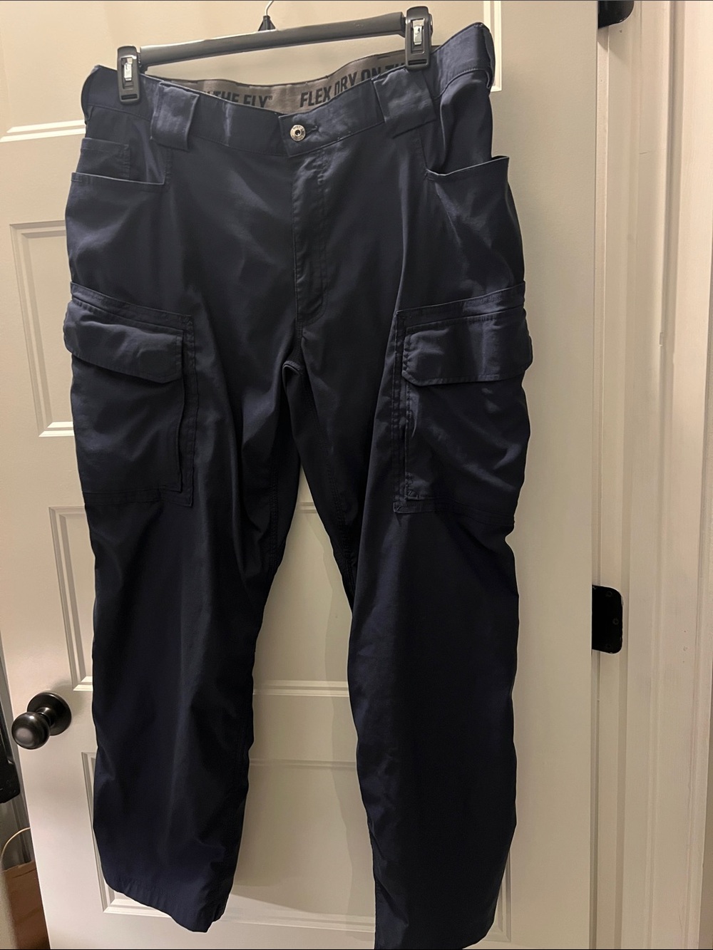 Duluth Trading Co Navy Flex Dry Cargo Pants with Utility Pockets 40x32
